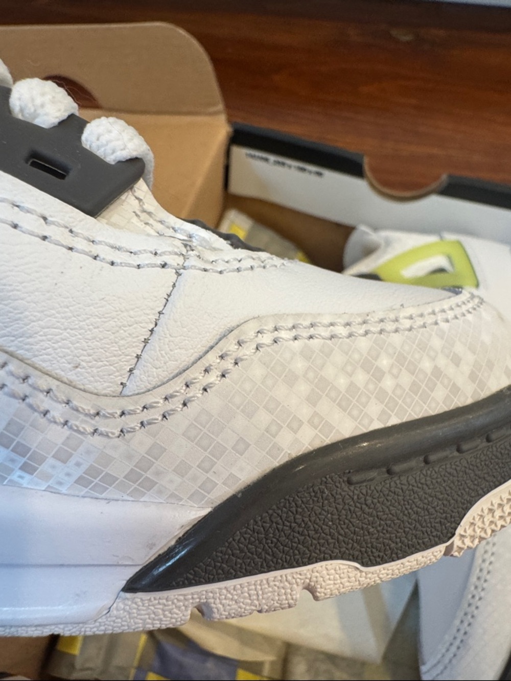 Jordan 4 Retro PS Kids' White/Lemon Twist. 13C NIB - Picture 10 of 10